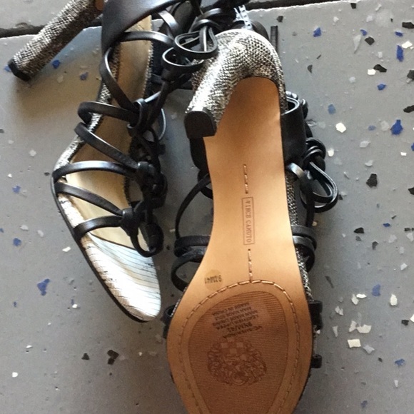 Restocking‎ VINCE CAMUTO SHERINDA HEELS